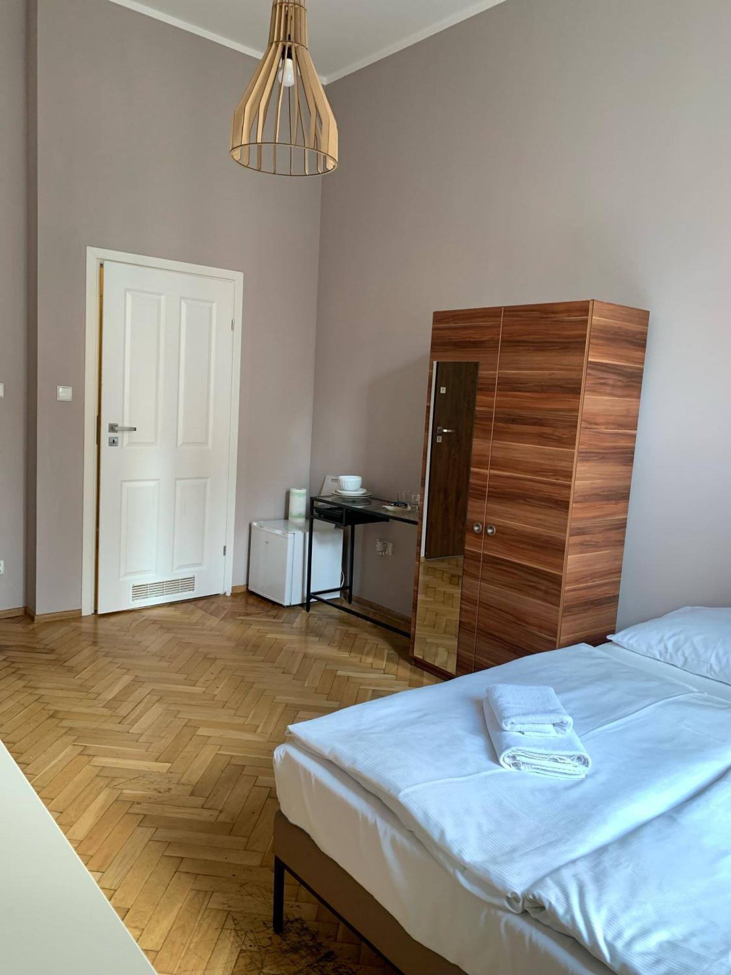 Apartament Gold Jasmine Apartamento Cracóvia Exterior foto